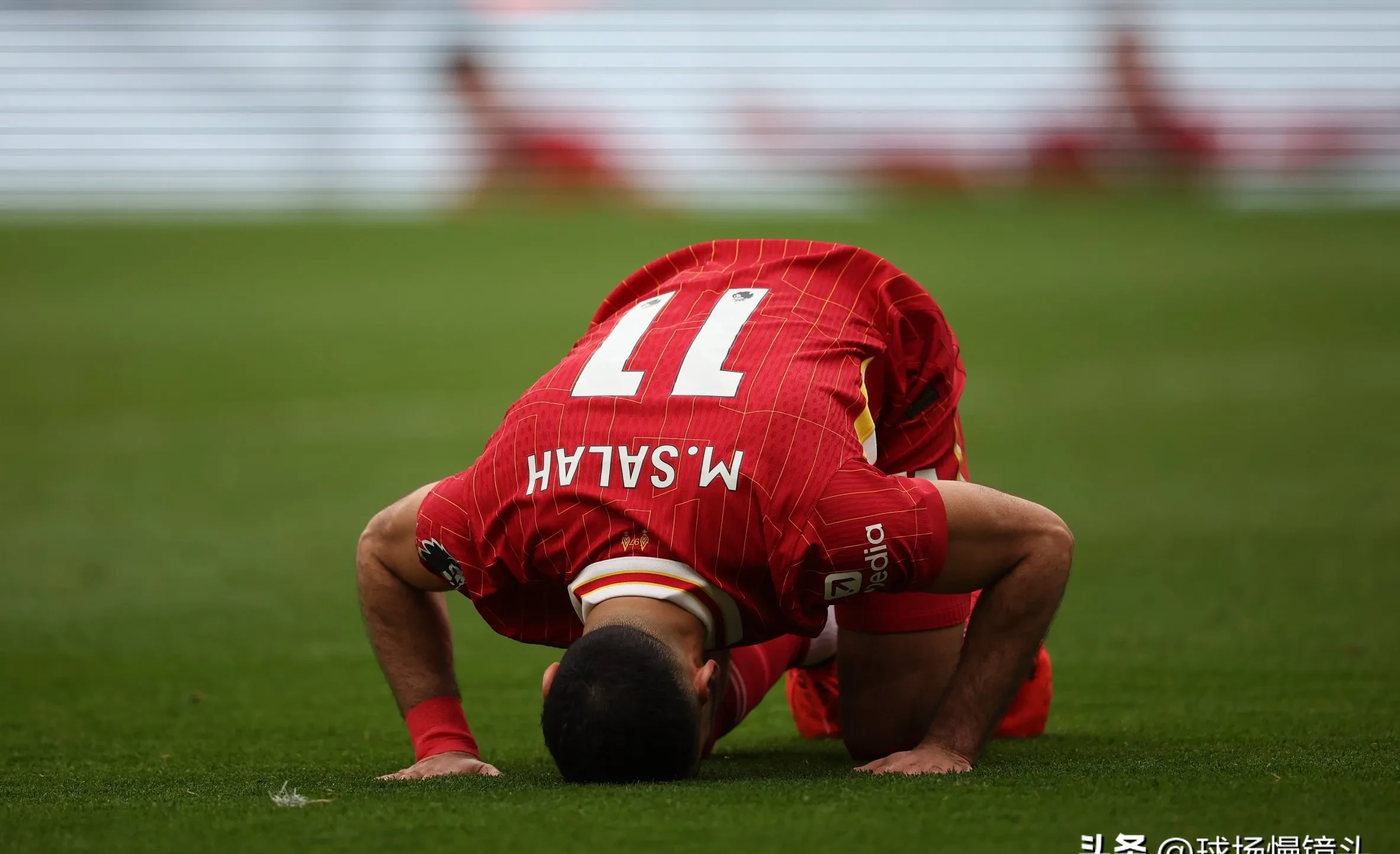 欧博体育平台 -包含里程碑夜！利物浦手感冰凉，亚冠赛后刷纪录，赛场秩序良好，控场能力受关注的词条