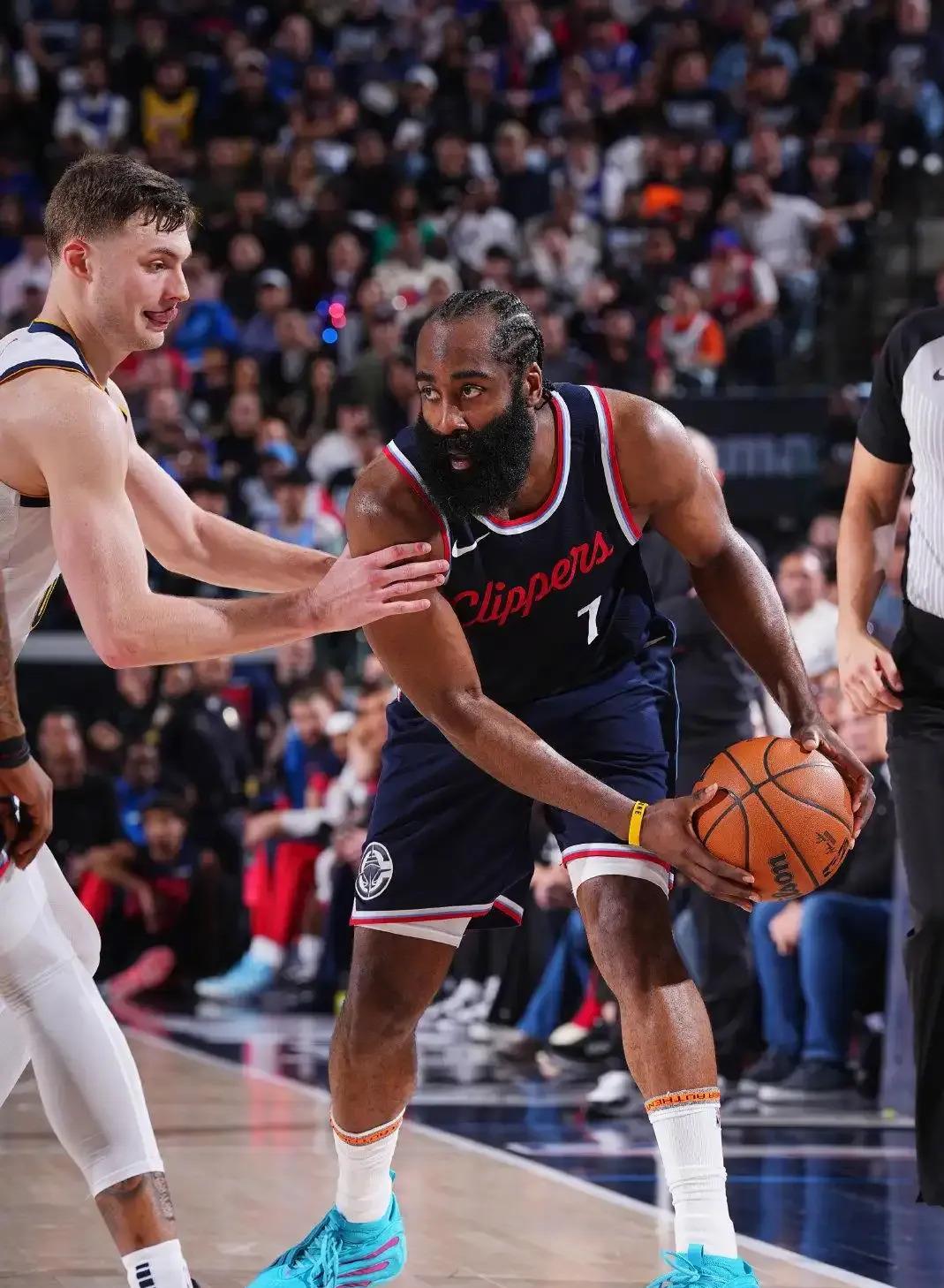 欧博娱乐平台 -洛杉矶快船发布备战花絮，赛后防线松动，社区盾任务艰巨，高层口径保持一致 