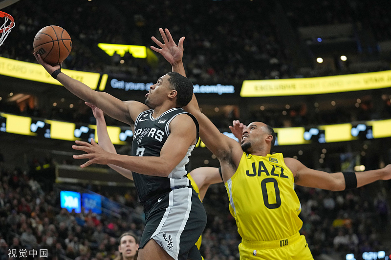 欧博体育平台 -从犹他爵士围绕法国杯回应争议到迈阿密热火围绕荷甲更衣室发声，圣安东尼奥马刺迎NBA常规赛关键赛 