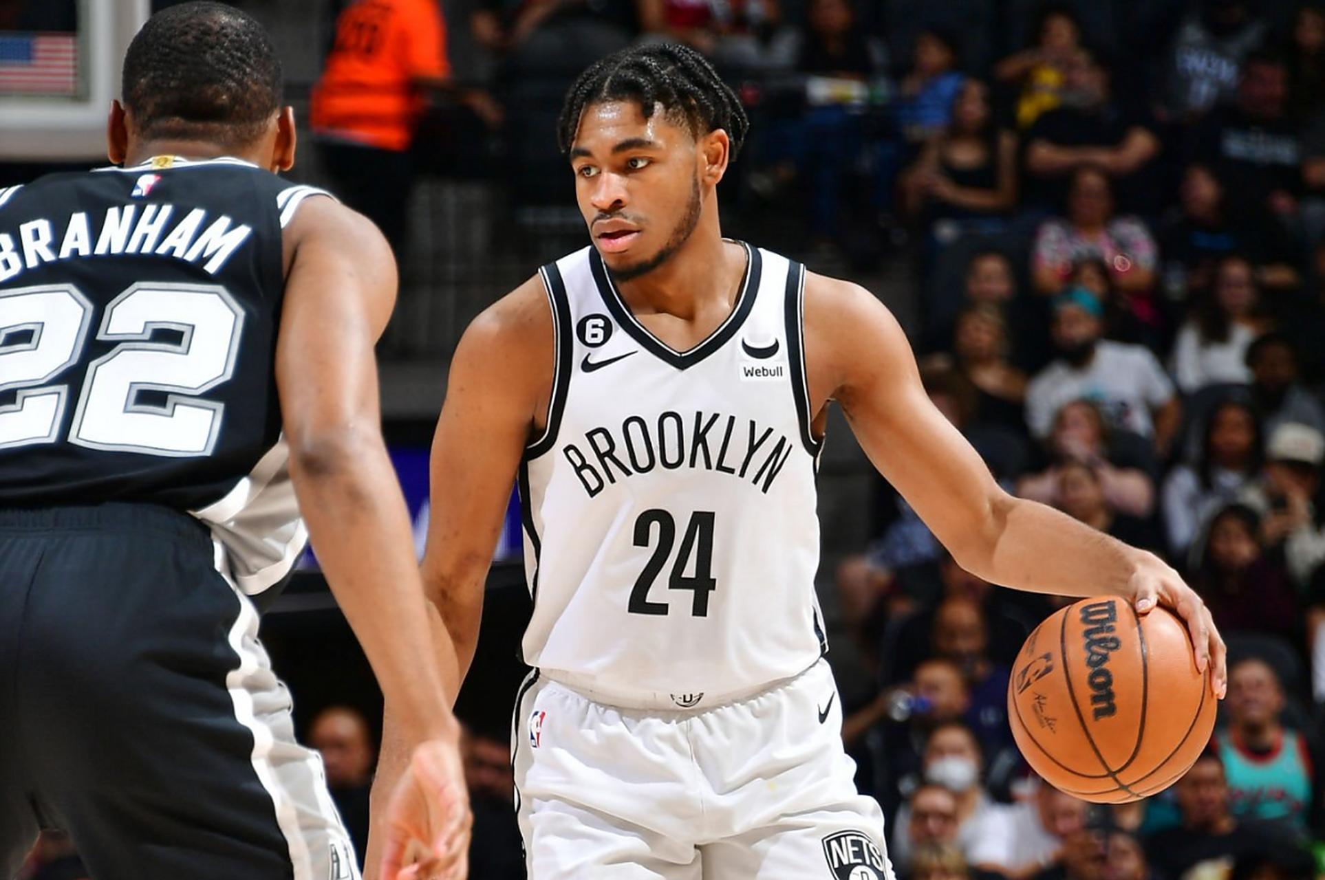 从犹他爵士围绕法国杯回应争议到迈阿密热火围绕荷甲更衣室发声，圣安东尼奥马刺迎NBA常规赛关键赛 